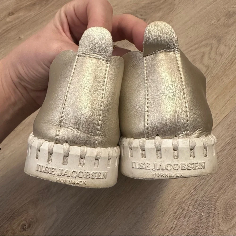 Ilse Jacobsen Hornbaek Metallic Perforated Sneaker size 37 Platin